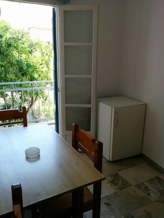 Panos Studios Poros Town ภายนอก รูปภาพ