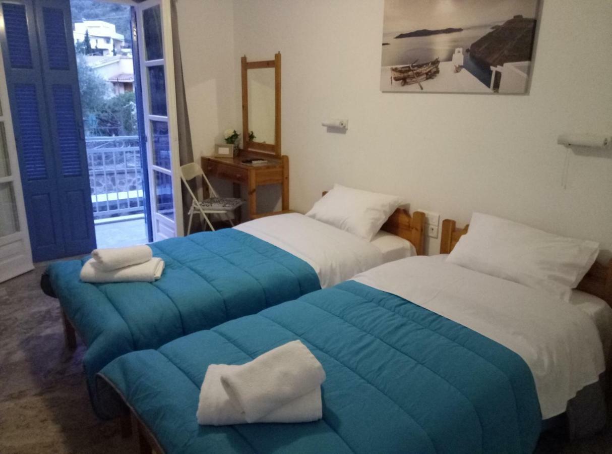 Panos Studios Poros Town ภายนอก รูปภาพ